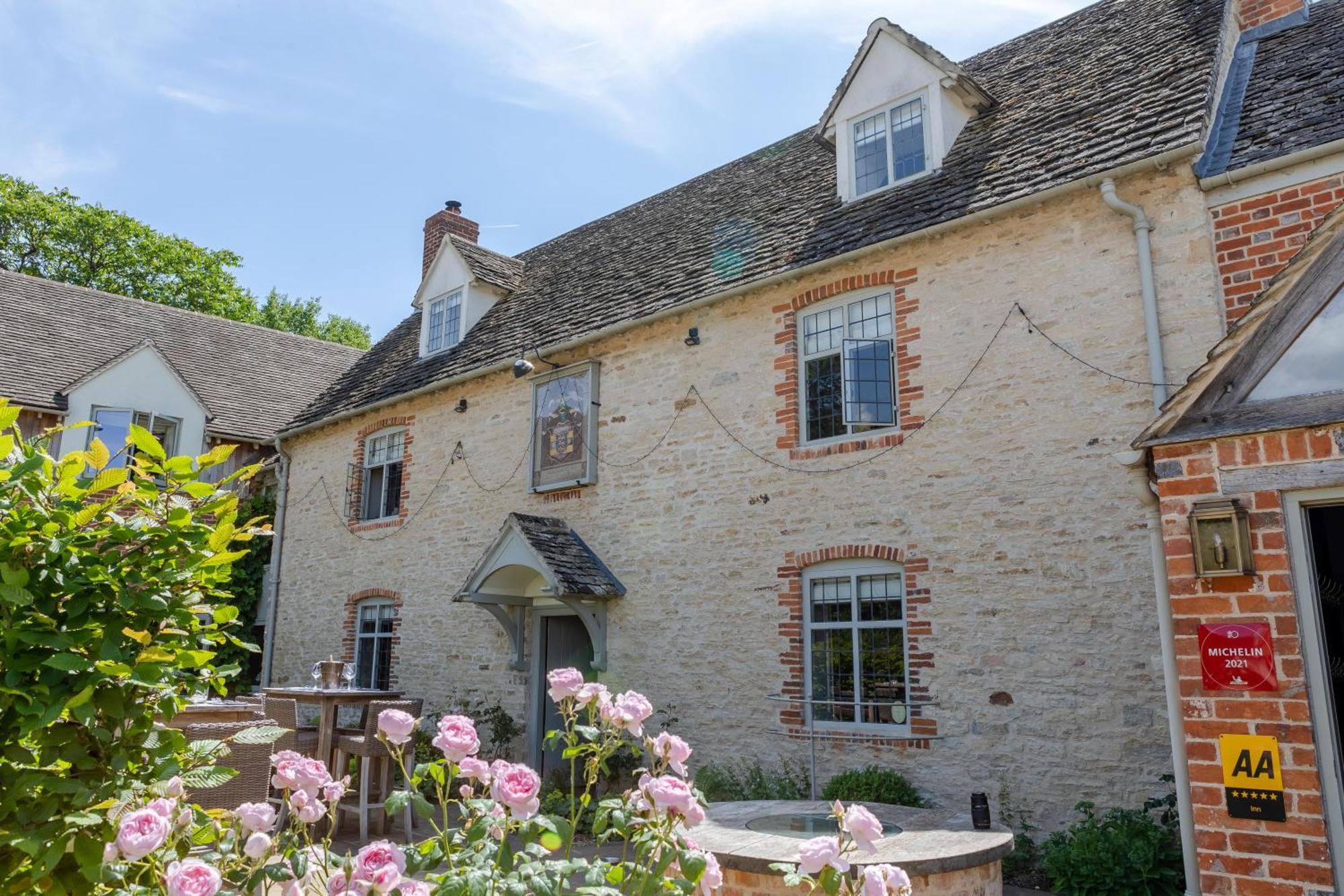 The Harcourt Arms Hotel Stanton Harcourt Екстериор снимка The former school house