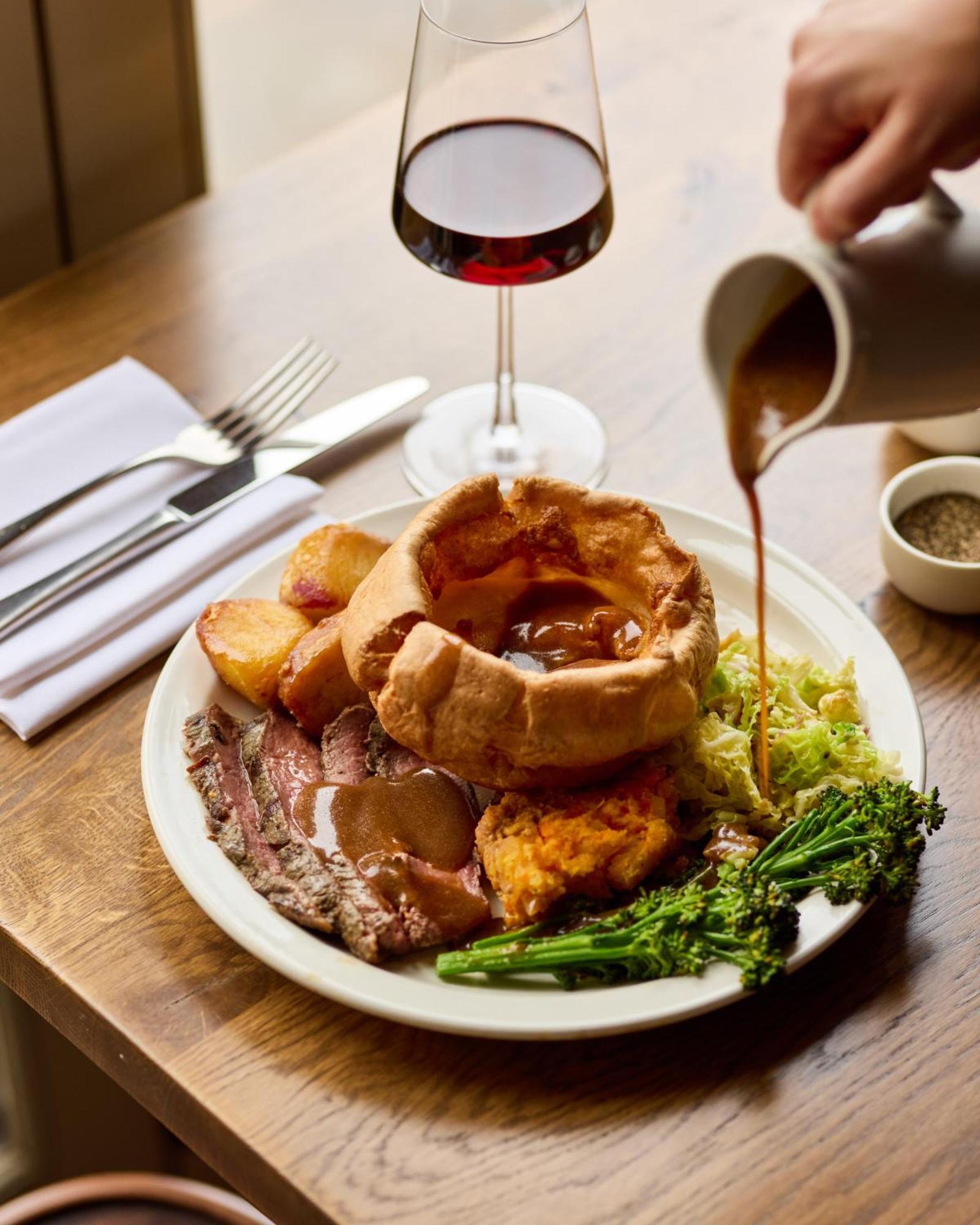 The Harcourt Arms Hotel Stanton Harcourt Екстериор снимка A Sunday roast